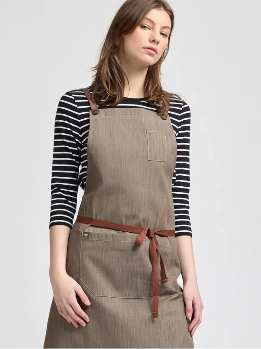 Cargo Crew Henry Bib Apron in Mocha